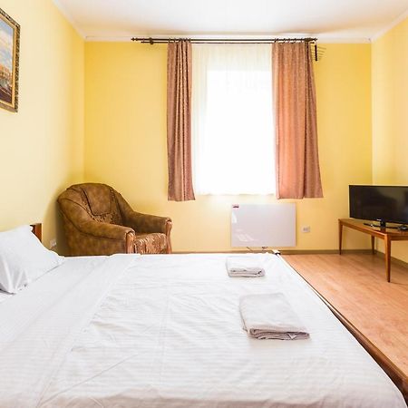 Квартира В Центрі Подобово На Вулиці Коперника 26 Біля Палацу Мистецтв Lviv Dış mekan fotoğraf