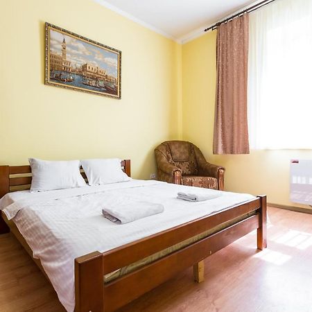 Квартира В Центрі Подобово На Вулиці Коперника 26 Біля Палацу Мистецтв Lviv Dış mekan fotoğraf