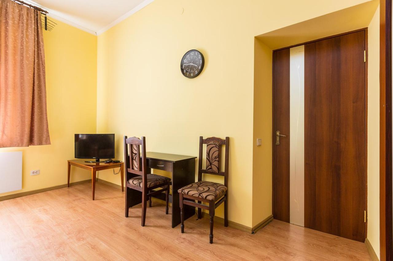 Квартира В Центрі Подобово На Вулиці Коперника 26 Біля Палацу Мистецтв Lviv Dış mekan fotoğraf